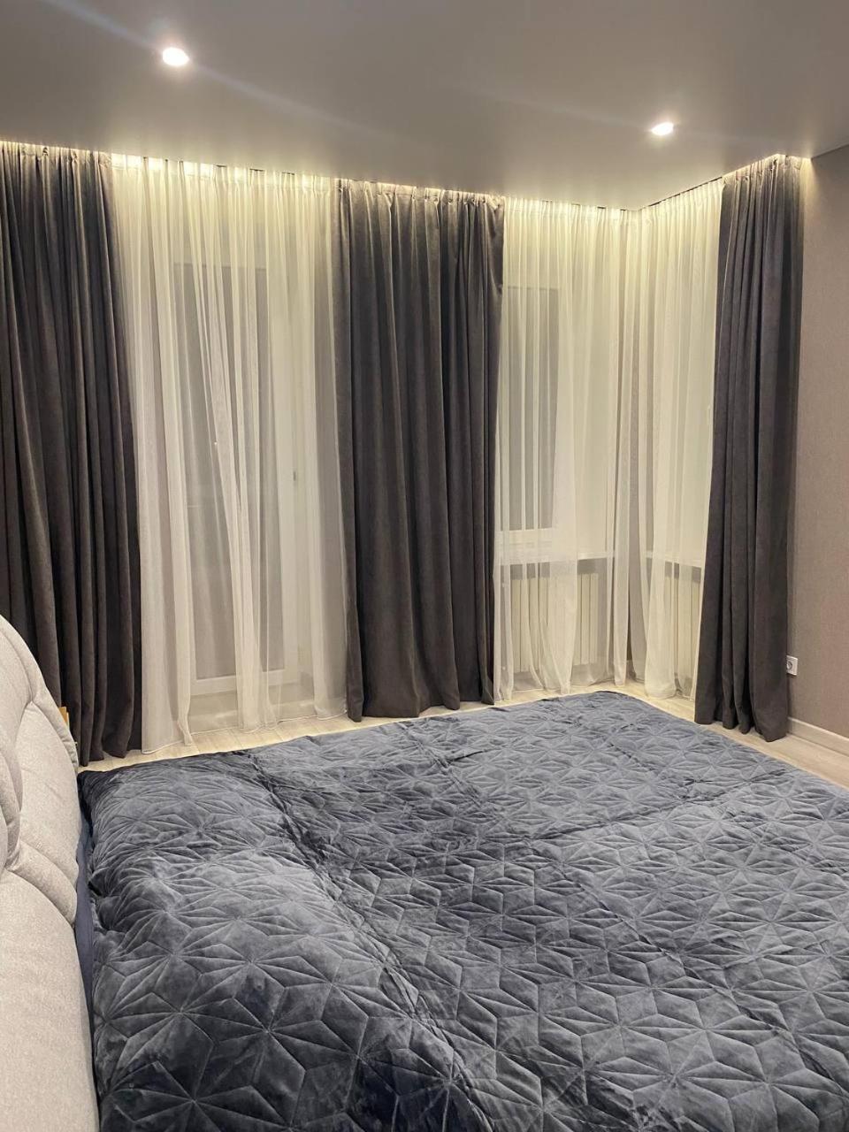 Apartpoltava Двокімнатні Апартаменти З Джакузі Біля Листопаду Dış mekan fotoğraf