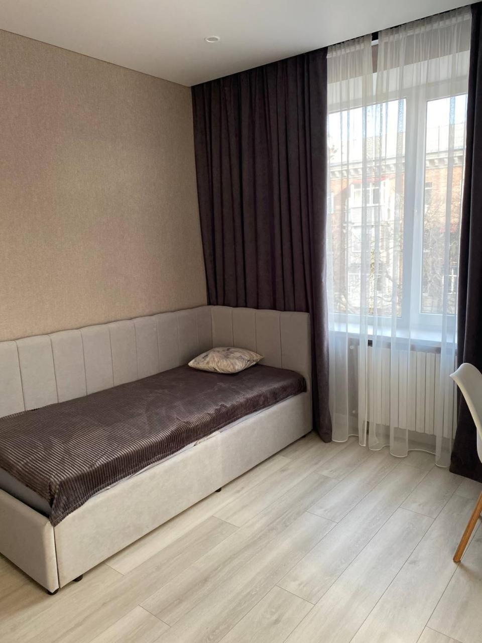 Apartpoltava Двокімнатні Апартаменти З Джакузі Біля Листопаду Dış mekan fotoğraf